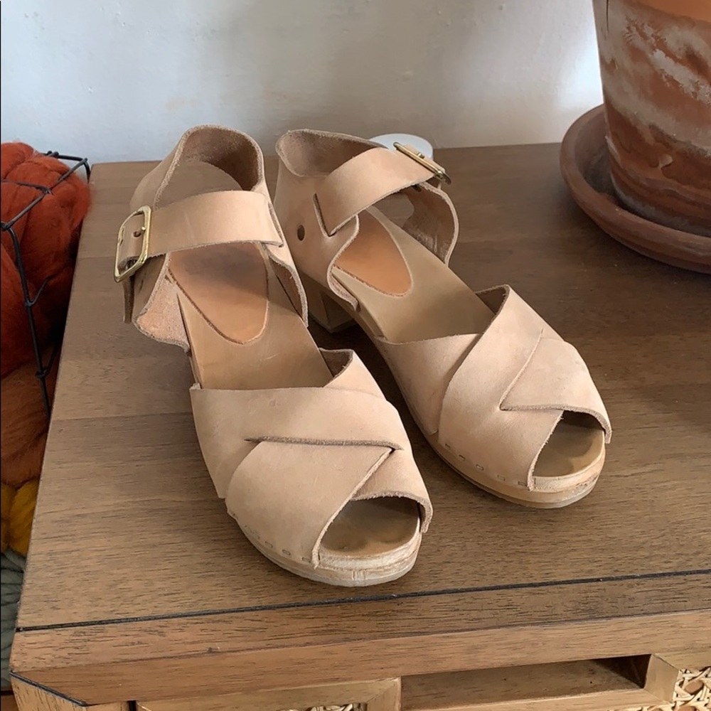 Bryr Emma Crossed Toe in Bone